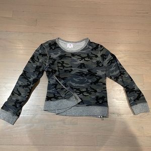 Sundry Camo sweatshirt/Size L